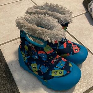 BOGS size 11 snow boots